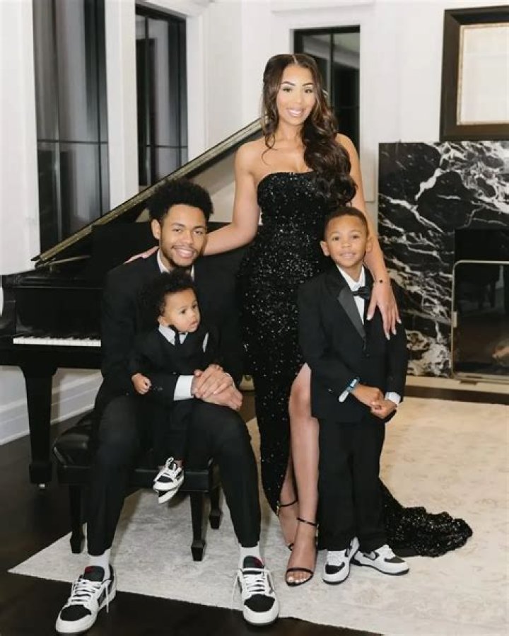 Aaleeyah Petty Bio, Wiki, Age, Family, Wife, Baby Daddy, Selfie and Net Worth.