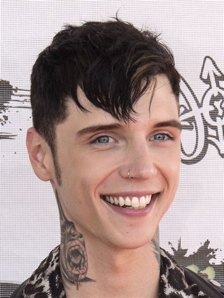 Andy Biersack Bio, Wiki, Age, Family, Husband, Actor, Songwriter, Singer, Salary, and Net worth