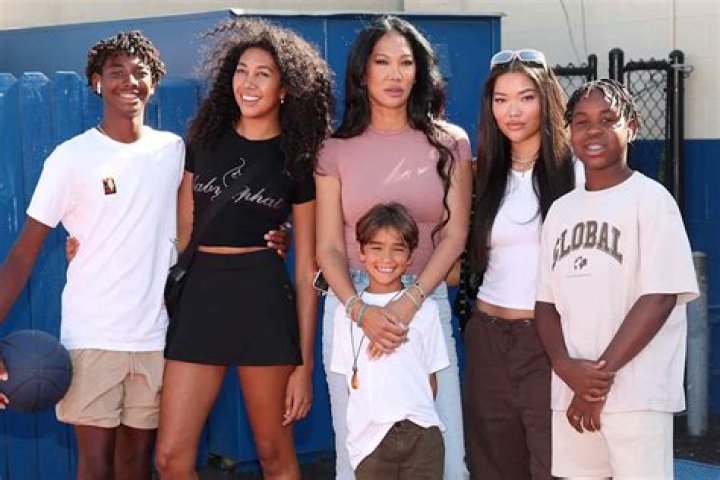 Aoki Lee Simmons Net Worth: Bio, Wiki, Age, Height, BF, Parents and Harvard