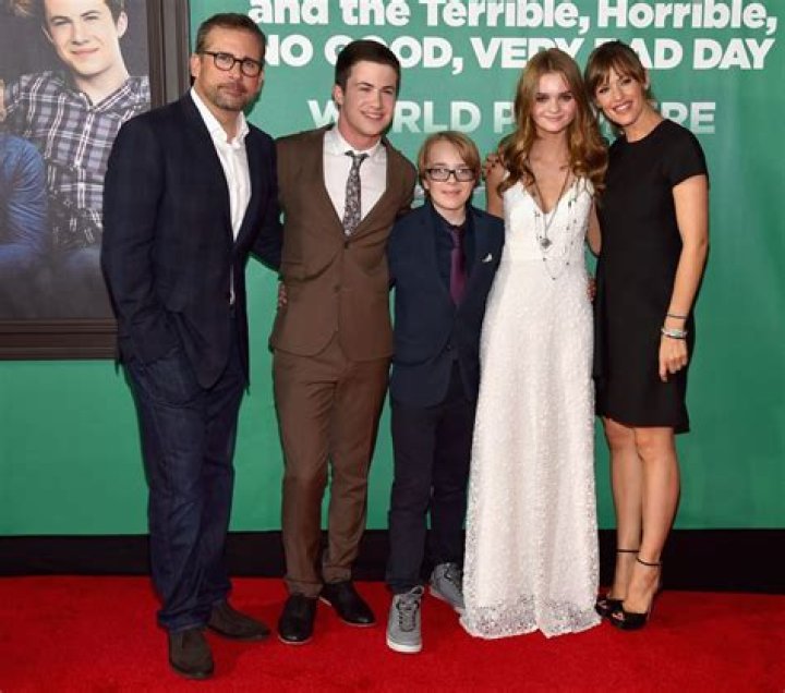 Ed Oxenbould Bio, Wiki, Age, Height, Family, Girlfriend, Net Worth, Movies and TV Shows