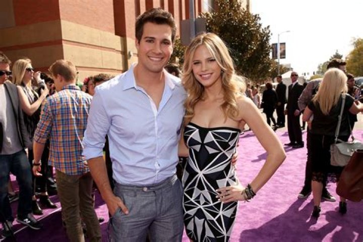 Halston Sage: Boyfriend, net worth, tattoos, smoking & body measurements