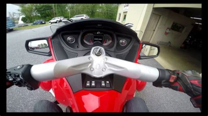 How to start a can am spyder