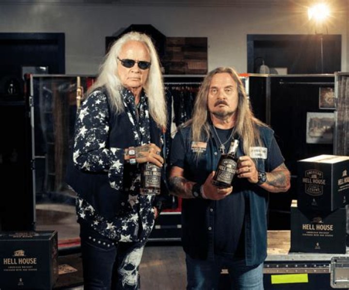 Johnny Van Zant: Wife, net worth, tattoos, smoking & body facts