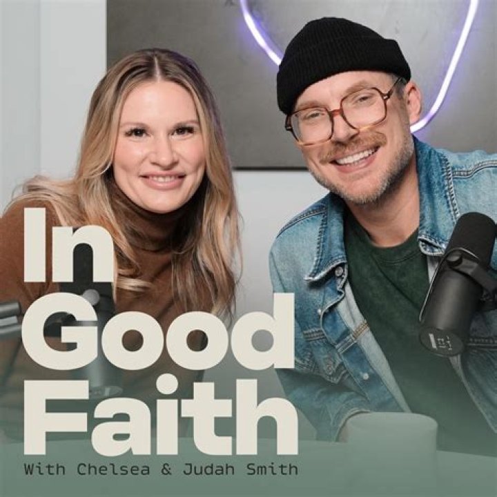 Judah Smith: Wife, net worth, tattoos, smoking & body facts