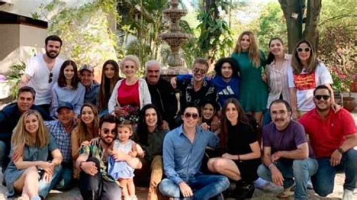 Meet Vicente Fernández’s Children and Grandchildren