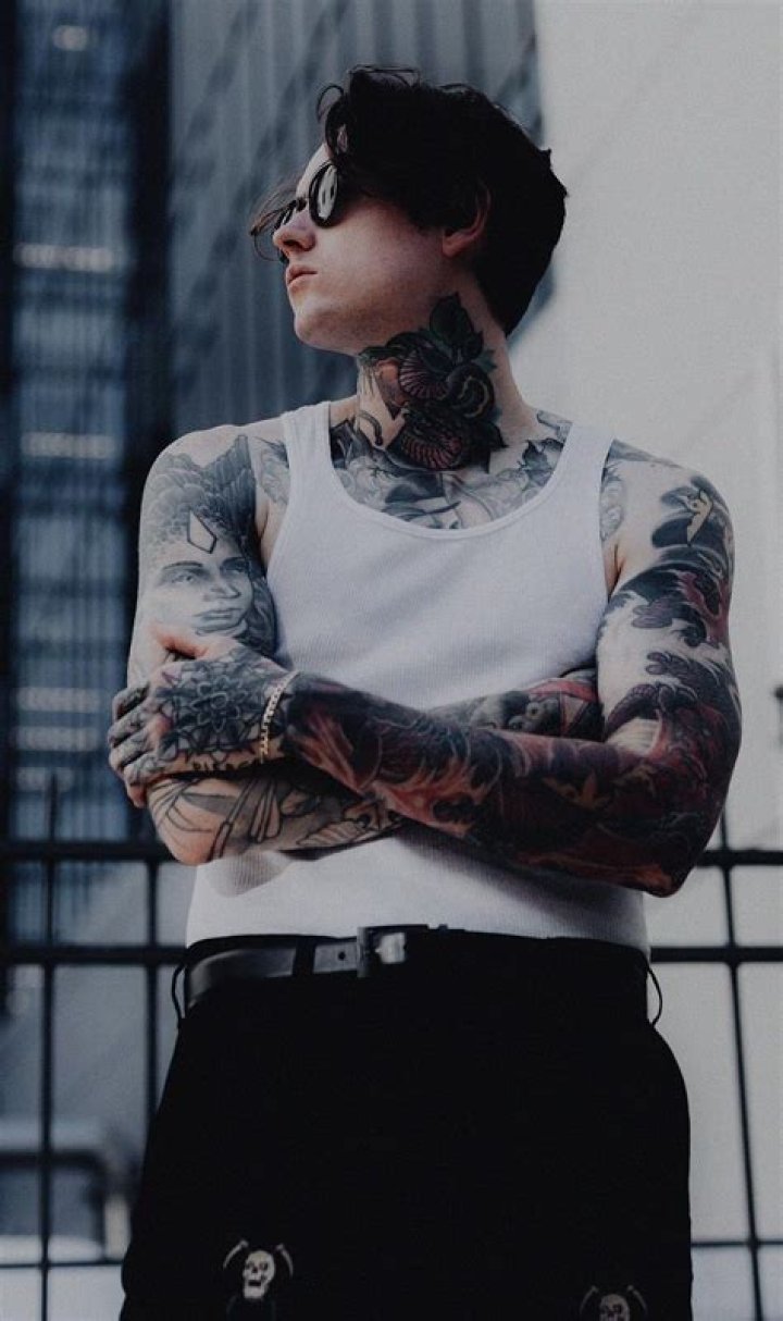 Noah Sebastian Bio, Wiki, Age, Height, Girlfriend, Bad Omens, Songs and Net Worth