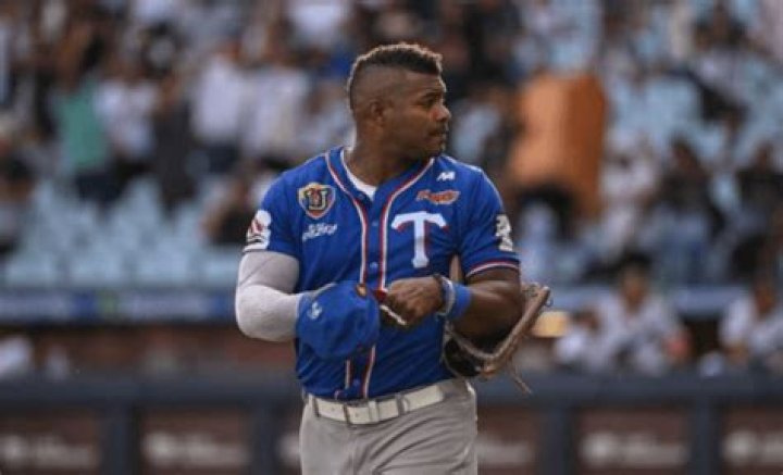 Yasiel Puig Age, Wikipedia, Biography, Children, Salary, Net Worth, Parents.